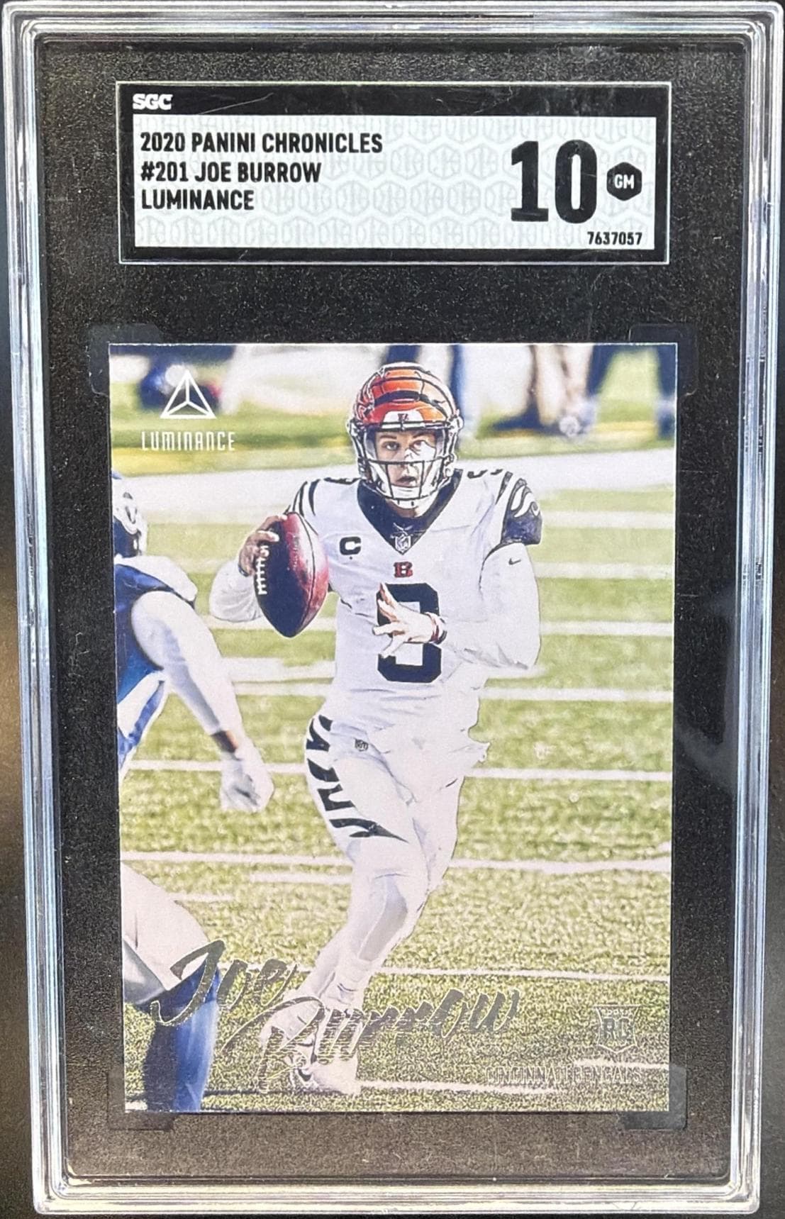 2020 Panini Chronicles Joe Burrow #201 Luminance SGC 10