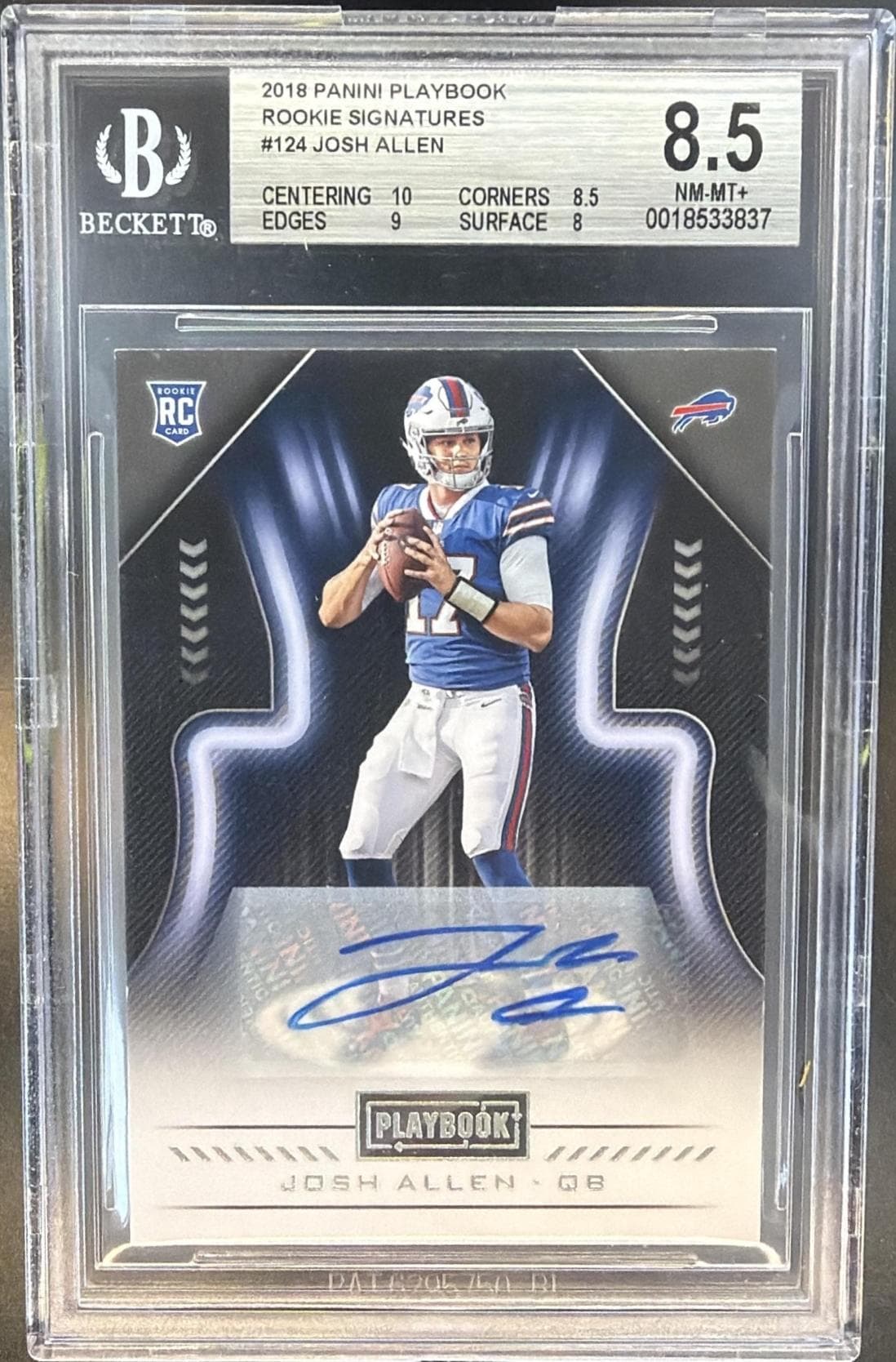 2018 PANINI PLAYBOOK JOSH ALLEN ROOKIE SIGNATURES #124 BGS 8.5