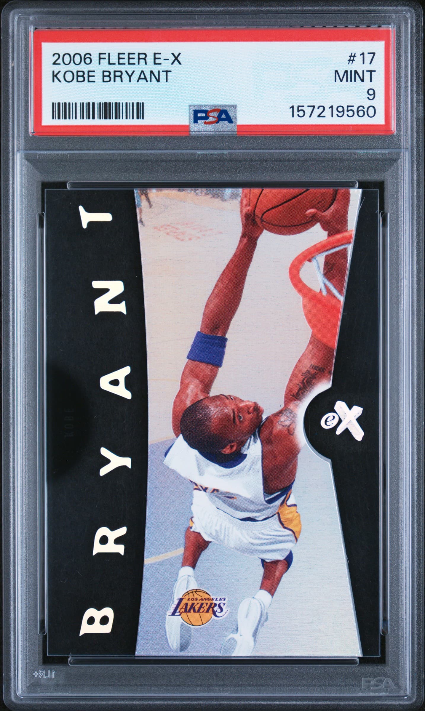 2006 FLEER E-X KOBE BRYANT #17 MINT 9 157219560
