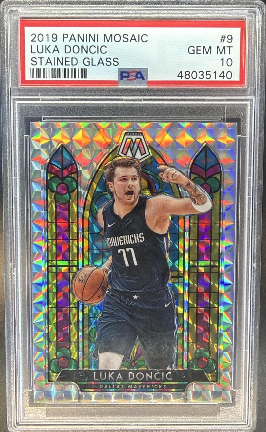 2019 PANINI MOSAIC STAINED GLASS LUKA DONCIC #9 STAINED GLASS GEM MT 10 48035140